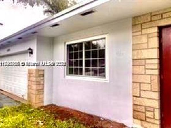 4109 Hayes St, Hollywood FL 33021