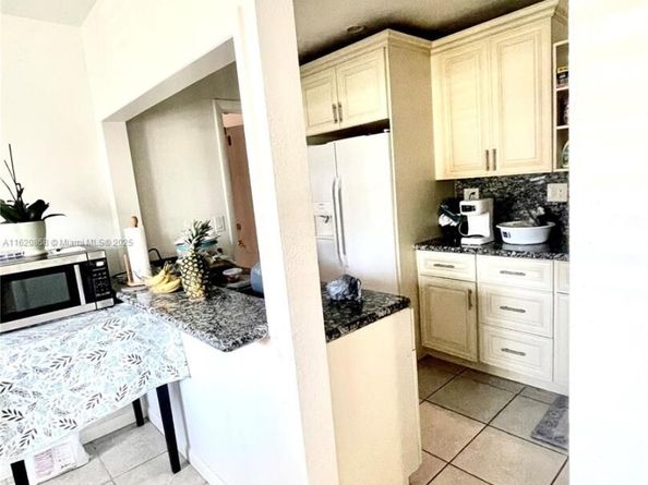 4109 Hayes St, Hollywood FL 33021