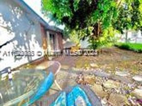 4109 Hayes St, Hollywood FL 33021