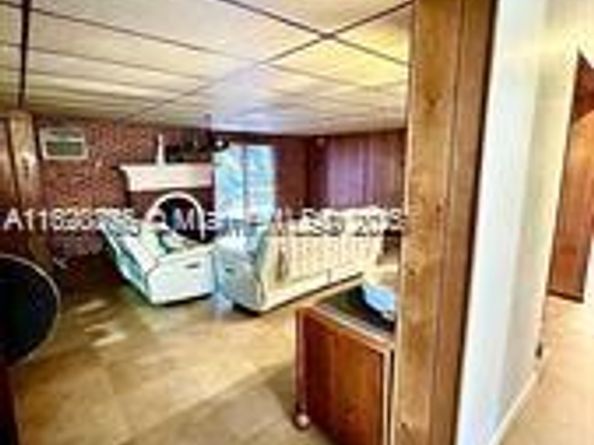 4109 Hayes St, Hollywood FL 33021