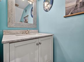 4250 SW 70th Ter, Davie FL 33314