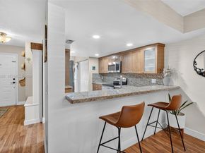 4250 SW 70th Ter, Davie FL 33314