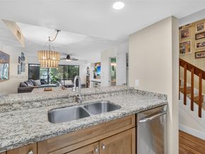 4250 SW 70th Ter, Davie FL 33314