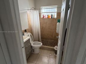 2200 NW 110th St, Miami FL 33167