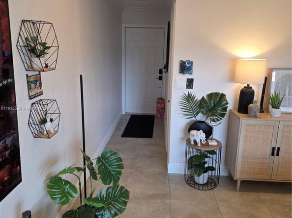 10110 SW 20th St, Miami FL 33165