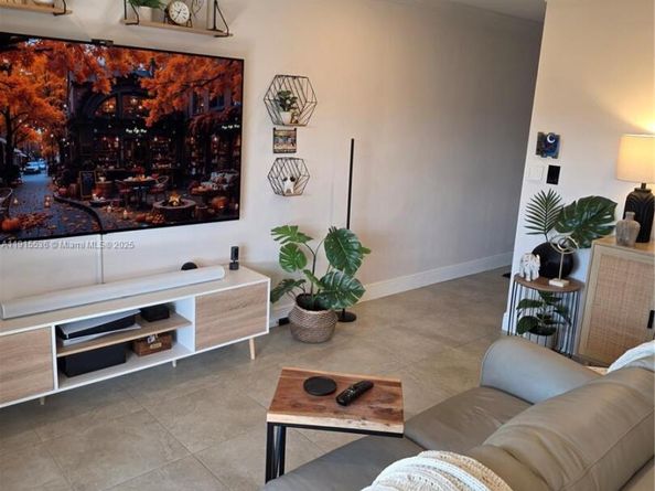 10110 SW 20th St, Miami FL 33165