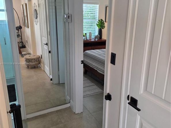 10110 SW 20th St, Miami FL 33165