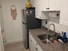 10110 SW 20th St, Miami FL 33165