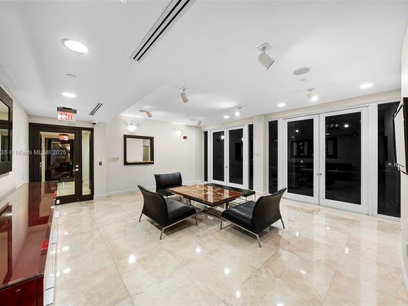 10 Aragon Ave 1417, Coral Gables FL 33134