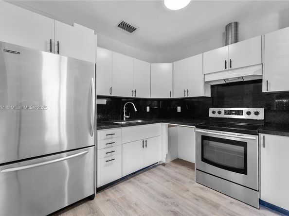 2831 Monroe St, Hollywood FL 33020