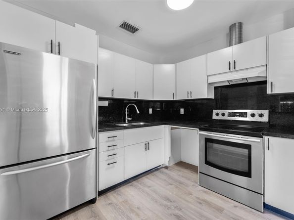 2831 Monroe St, Hollywood FL 33020