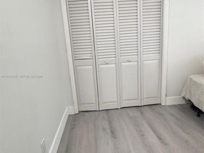 163 Lakeview Dr 204, Weston FL 33326