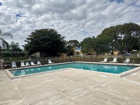 163 Lakeview Dr 204, Weston FL 33326