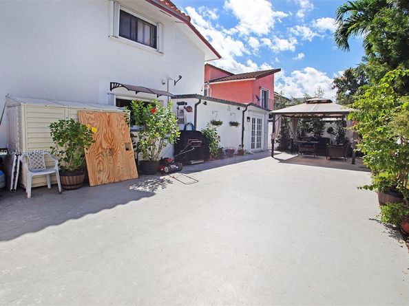 12424 SW 10th Ter, Miami FL 33184