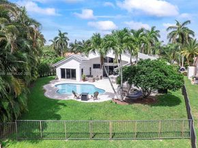 550 NW 110th Ave, Plantation FL 33324