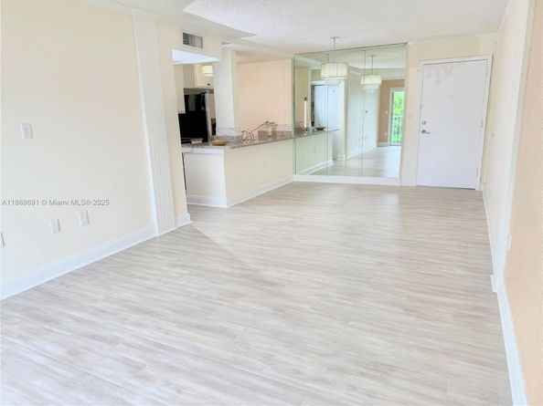 2530 SW 3rd Ave 206, Miami FL 33129