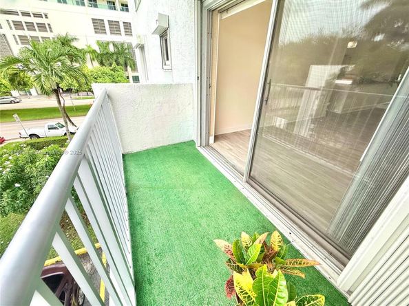 2530 SW 3rd Ave 206, Miami FL 33129