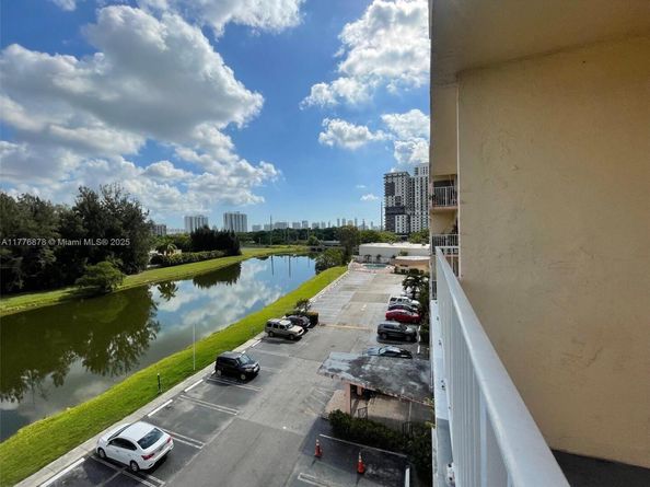 16465 NE 22nd Ave 505, North Miami Beach FL 33160