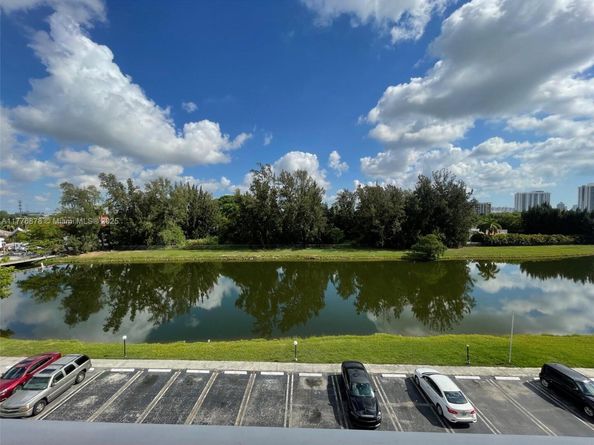 16465 NE 22nd Ave 505, North Miami Beach FL 33160