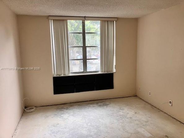 6700 Cypress Rd 207, Plantation FL 33317