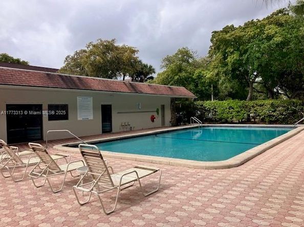 6700 Cypress Rd 207, Plantation FL 33317