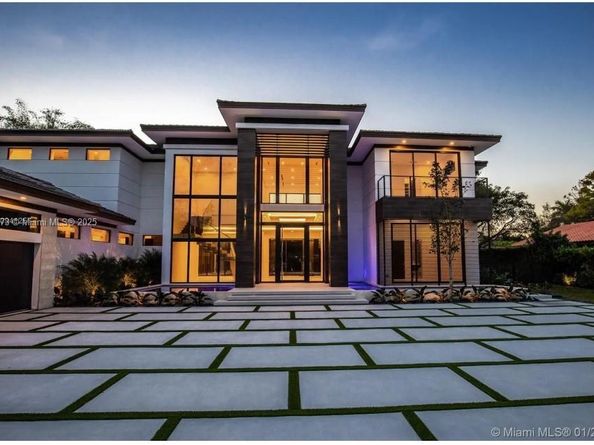 6850 SW 73rd Ct, Miami FL 33143