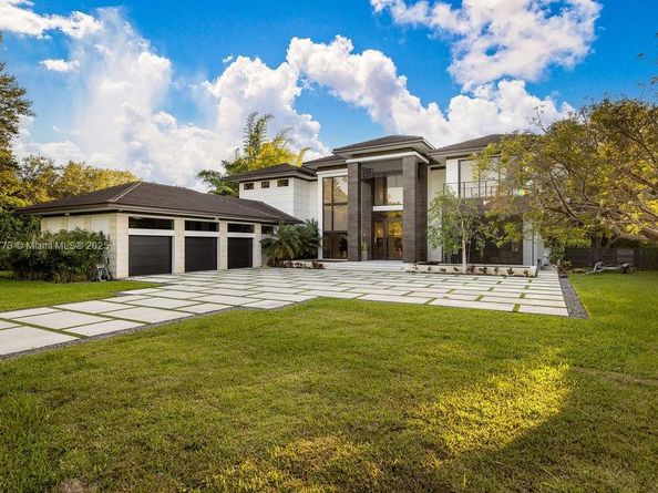 6850 SW 73rd Ct, Miami FL 33143