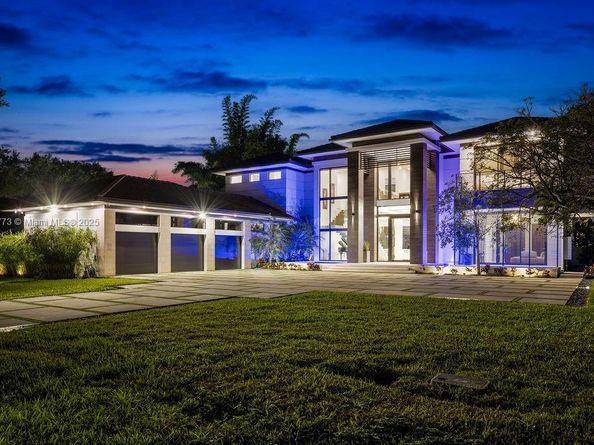 6850 SW 73rd Ct, Miami FL 33143