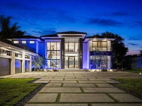 6850 SW 73rd Ct, Miami FL 33143