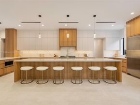 2905 Washington St, Miami FL 33133