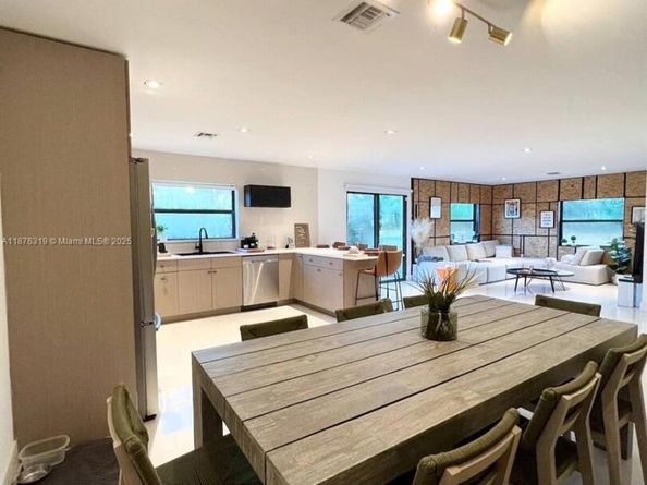 808 SW 29th St, Fort Lauderdale FL 33315