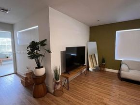808 SW 29th St, Fort Lauderdale FL 33315