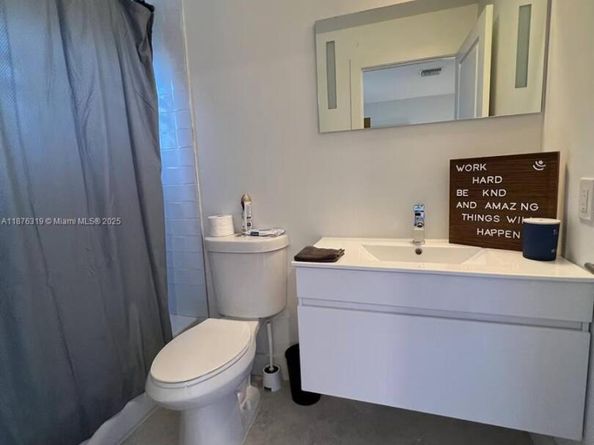 808 SW 29th St, Fort Lauderdale FL 33315