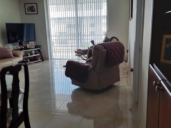 3551 NE 169 st 310, North Miami Beach FL 33160