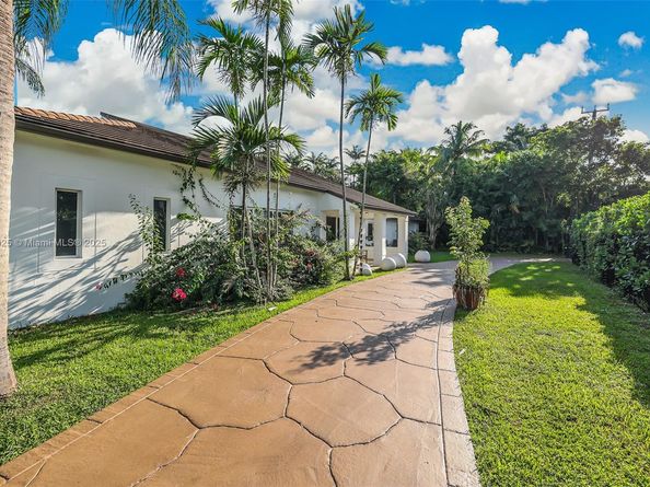 11461 SW 93rd St, Miami FL 33176