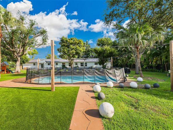 11461 SW 93rd St, Miami FL 33176