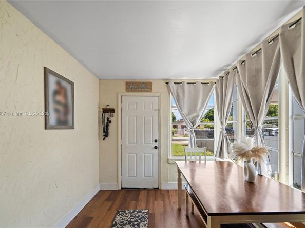 3143 NW 59th St, Miami FL 33142