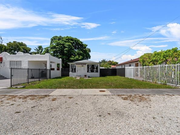 3143 NW 59th St, Miami FL 33142