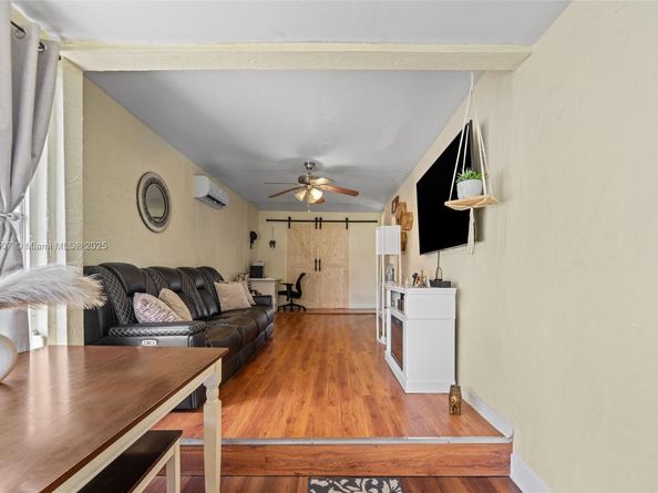 3143 NW 59th St, Miami FL 33142