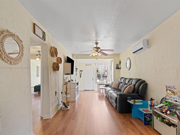 3143 NW 59th St, Miami FL 33142