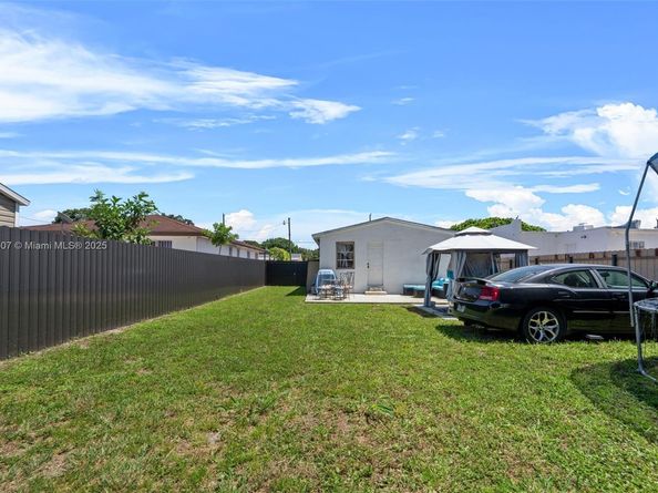 3143 NW 59th St, Miami FL 33142