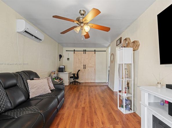 3143 NW 59th St, Miami FL 33142