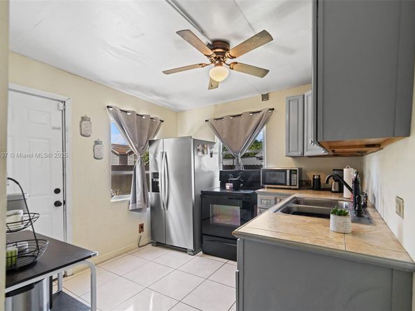 3143 NW 59th St, Miami FL 33142