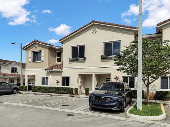 2819 NW 181st St, Miami Gardens FL 33056