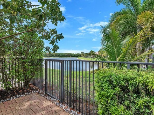 17931 Lake Azure Way, Boca Raton FL 33496