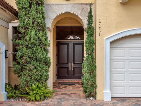17931 Lake Azure Way, Boca Raton FL 33496