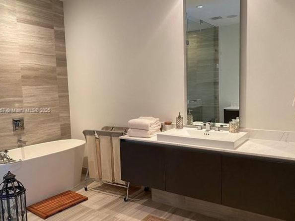 3300 NE 188th St LPH11, Aventura FL 33180