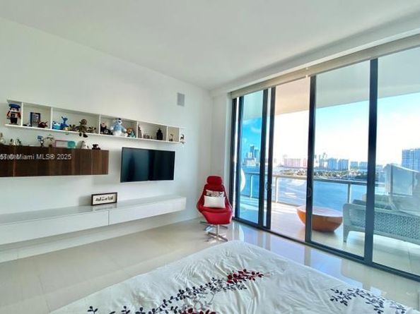 3300 NE 188th St LPH11, Aventura FL 33180