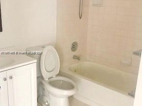 22102 Glenmoor Dr 102, West Palm Beach FL 33409