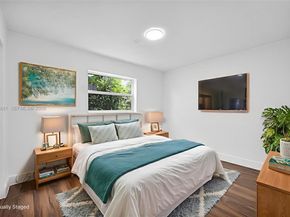 7911 SW 9th St, North Lauderdale FL 33068